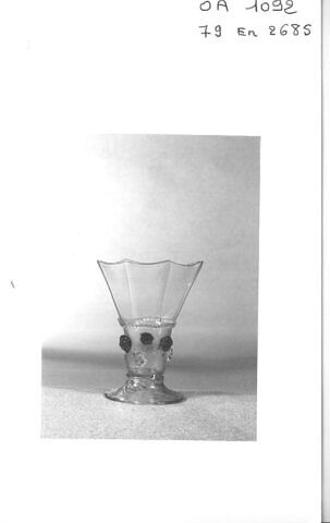 Verre à pied à huit pans, image 4/4