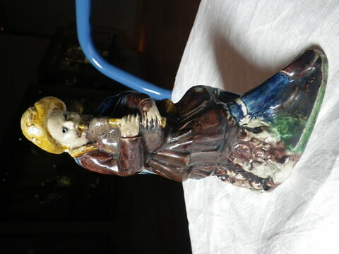 Statuette : Joueur de cornemuse, image 2/4