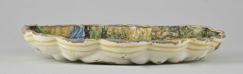 Coupe ronde  godronnée : Le Baptême du Christ, image 2/3