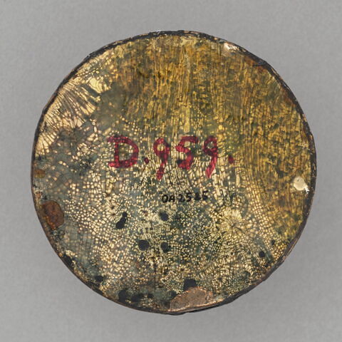 Médaillon : Combat de cavaliers et d'hommes nus, image 2/3