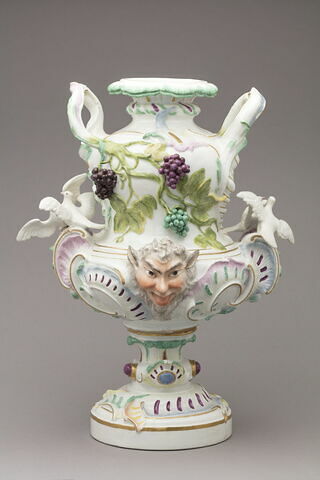 Vase à deux anses, d'une paire (voir OA 5156 bis), image 3/4