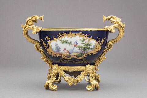 Jatte, du même service que les numéros précédents