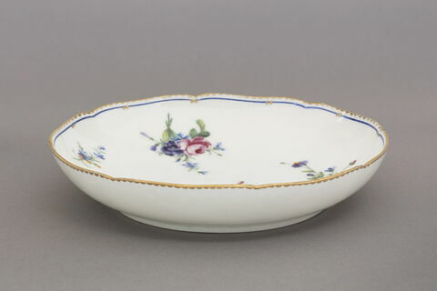 Compotier rond d'un ensemble de huit (TH 823 à 830), d'un service (TH 809 à 1066), image 2/2