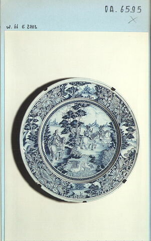 Grand plat aux trois cavaliers, image 3/4