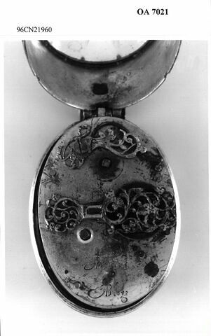 Montre ovale polylobée, image 5/10