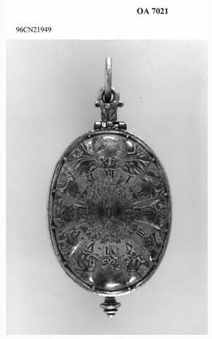 Montre ovale polylobée, image 7/10