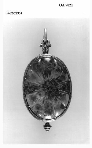 Montre ovale polylobée, image 8/10