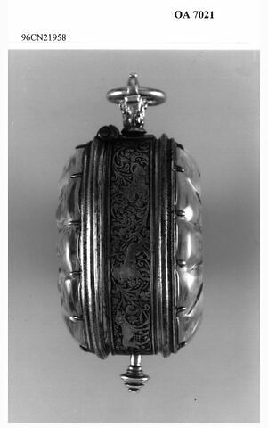 Montre ovale polylobée, image 9/10