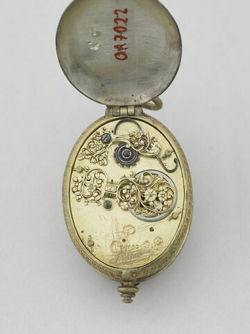 Montre ovale, image 5/13