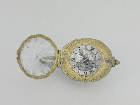 Montre ovale polylobée