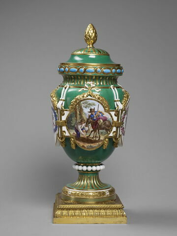 Vase d'ornement forme "antique ferrée" dit "vase de Fontenoy" ou "à cordon"