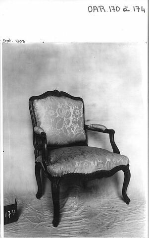 Fauteuil d'une suite de six (OAR 170-175)