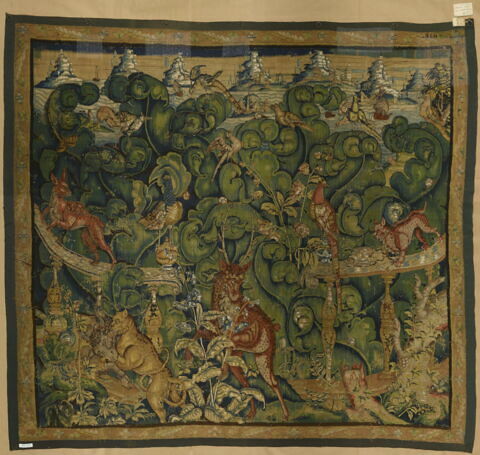 Verdure à larges feuilles, balustrade et animaux, image 2/5
