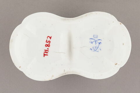 Salière double, d'un ensemble de treize (TH 849 à 861), d'un service (TH 809 à 1066), image 2/3
