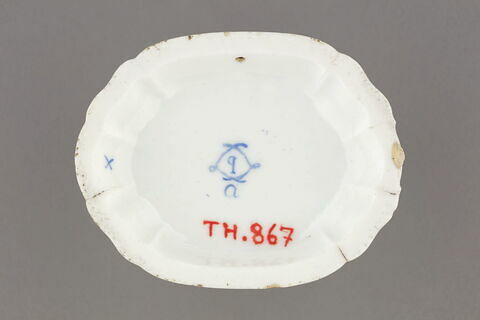 Salière simple, d'un ensemble de neuf (TH 862 à 870), d'un service (TH 809 à 1066), image 2/2