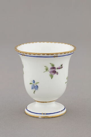 Tasse à glace, d'un ensemble de vingt-cinq (TH 926 à 950), d'un service (TH 809 à 1066), image 3/4