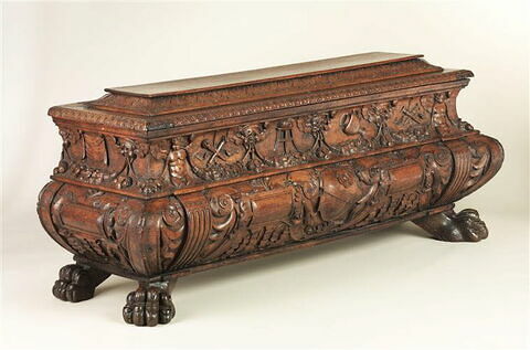 Coffre en forme de sarcophage, image 4/10