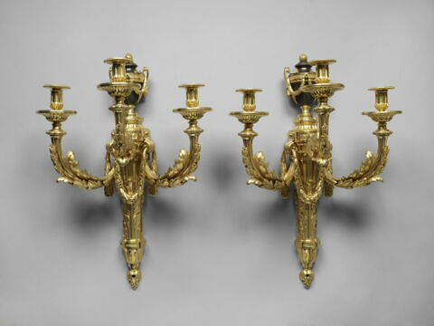 Bras de lumière à trois branche, d'une paire (avec OA 5170 BIS 2)