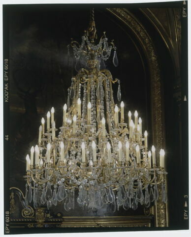 Lustre à 60 lumières, d'un ensemble de trois (OA 11608 - OA 11610)