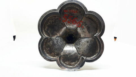 Reliquaire circulaire à pied polylobé, image 6/10
