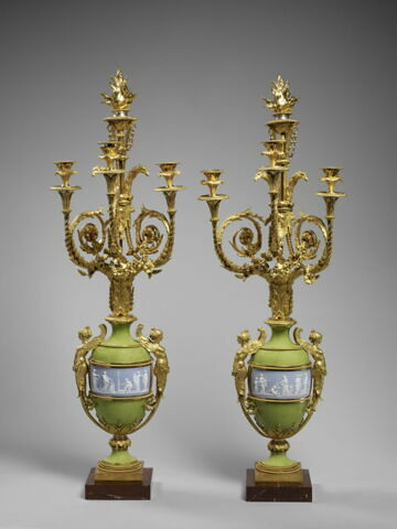 Grand candélabre à trois lumières, d'une paire (avec OA 6898 2)