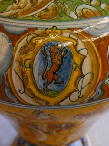 Grand vase de forme ovoïde : armoiries (?), image 5/6
