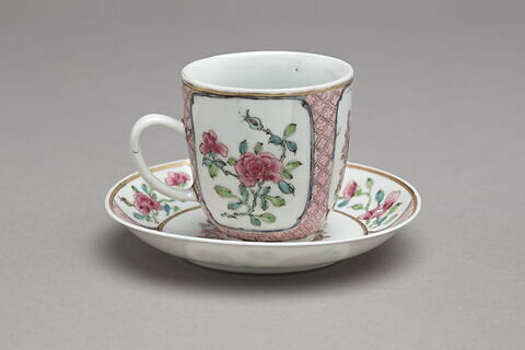 Tasse à café avec soucoupe, d'un service à thé et à café de dix-huit pièces (R 1173 à 1191)