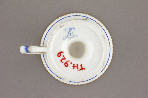 Tasse à glace, d'un ensemble de vingt-cinq (TH 926 à 950), d'un service (TH 809 à 1066), image 2/4