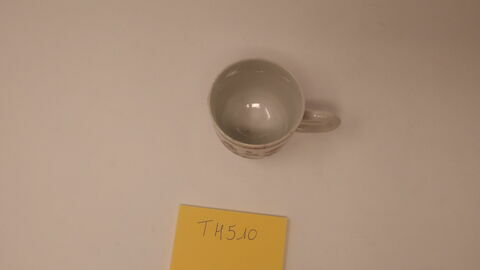 Tasse haute à anse, d'un ensemble de trois (TH 508 à 510), image 7/11