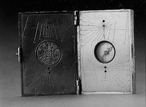 Cadran multiple en diptyque, image 3/5