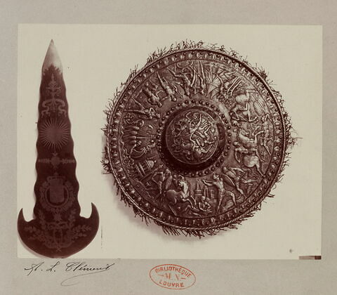 Broquel orné de scènes de combat, image 7/7