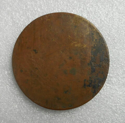 Médaillon circulaire en micro-mosaïque représentant un pélican nourrissant ses petits dans un cadre en argent doré, image 5/5