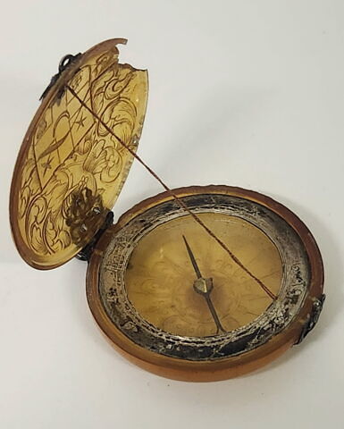 Cadran solaire horizontal à fil-axe