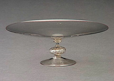 Coupe plate à jambe avec noeud