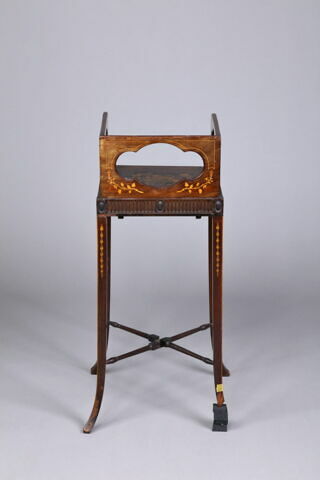 Petite table de chevet à caisson, image 3/7