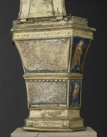 Seau à eau bénite, bénitier à six facettes : Saints et Crucifixion, image 6/6