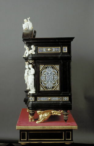 Cabinet, image 8/10