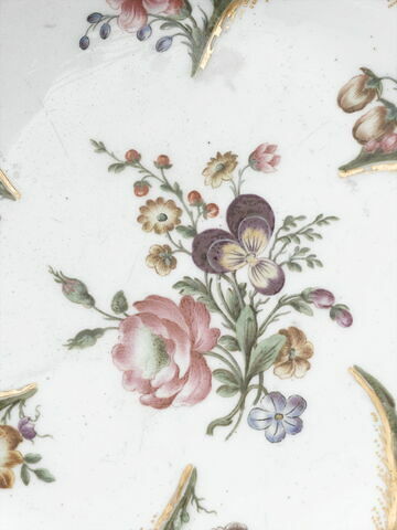 Tasse et soucoupe à anse en forme de papillon, d'une paire (OA 8041), image 2/10