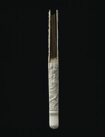 Eventail : Louis XVI rétablissant le Parlement à son avènement (1774), image 11/12