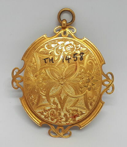 Miniature ovale dans un cadre en laiton doré : Mme de Montespan, image 2/2