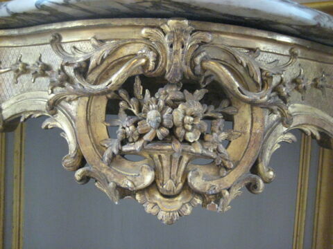 Console cintrée de style Louis XV., image 2/2