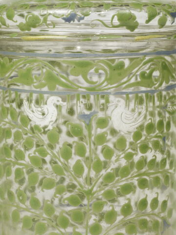 Pot cylindrique sur pied couvert, image 2/4