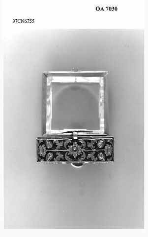 Montre carrée, image 3/10