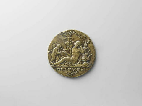 Plaquette : femme nue assise à terre