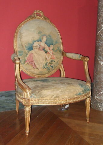 Fauteuil couvert en tapisserie de Beauvais, d'un ensemble de dix (OA 6657 à OA 6666)