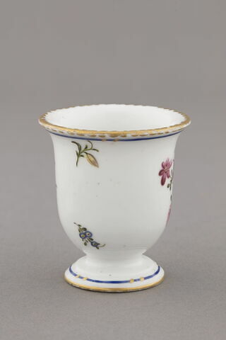 Tasse à glace, d'un ensemble de vingt-cinq (TH 926 à 950), d'un service (TH 809 à 1066), image 3/4
