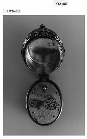 Montre ovale à plaques et côtés en émaux cloisonnés polychromes, image 6/8