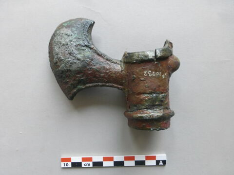 hache, image 2/2