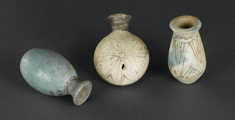 vase, image 2/2