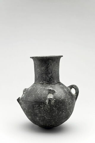 vase, image 2/3